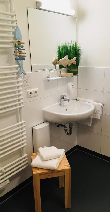 Pension Seecafé Zarrentin am Schaalsee Bagian luar foto