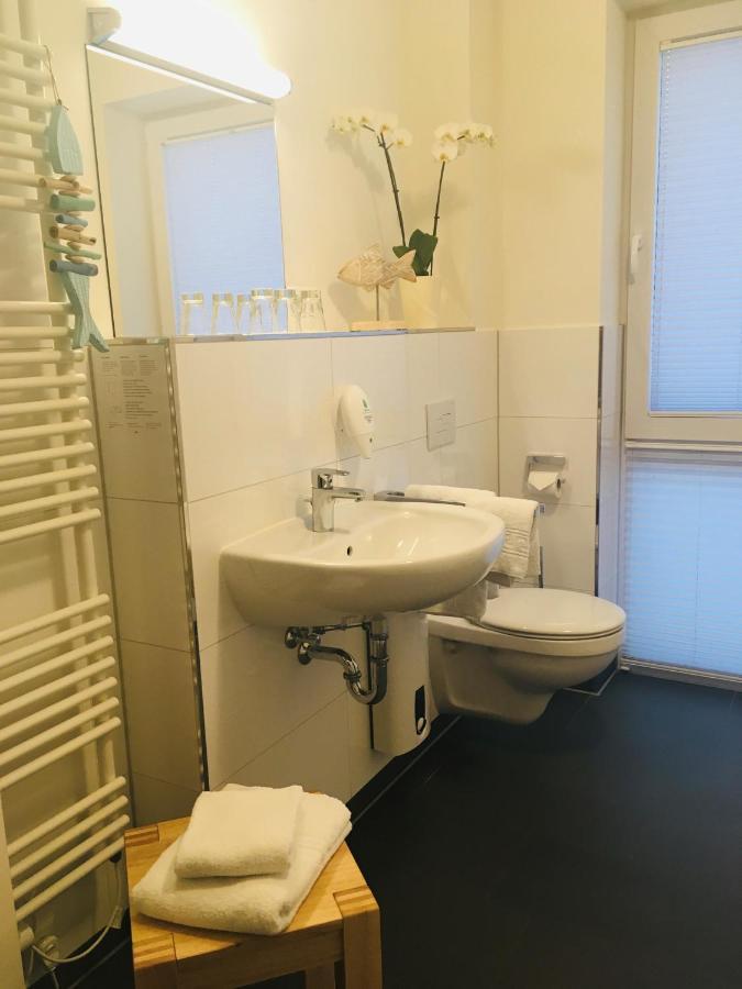 Pension Seecafé Zarrentin am Schaalsee Bagian luar foto